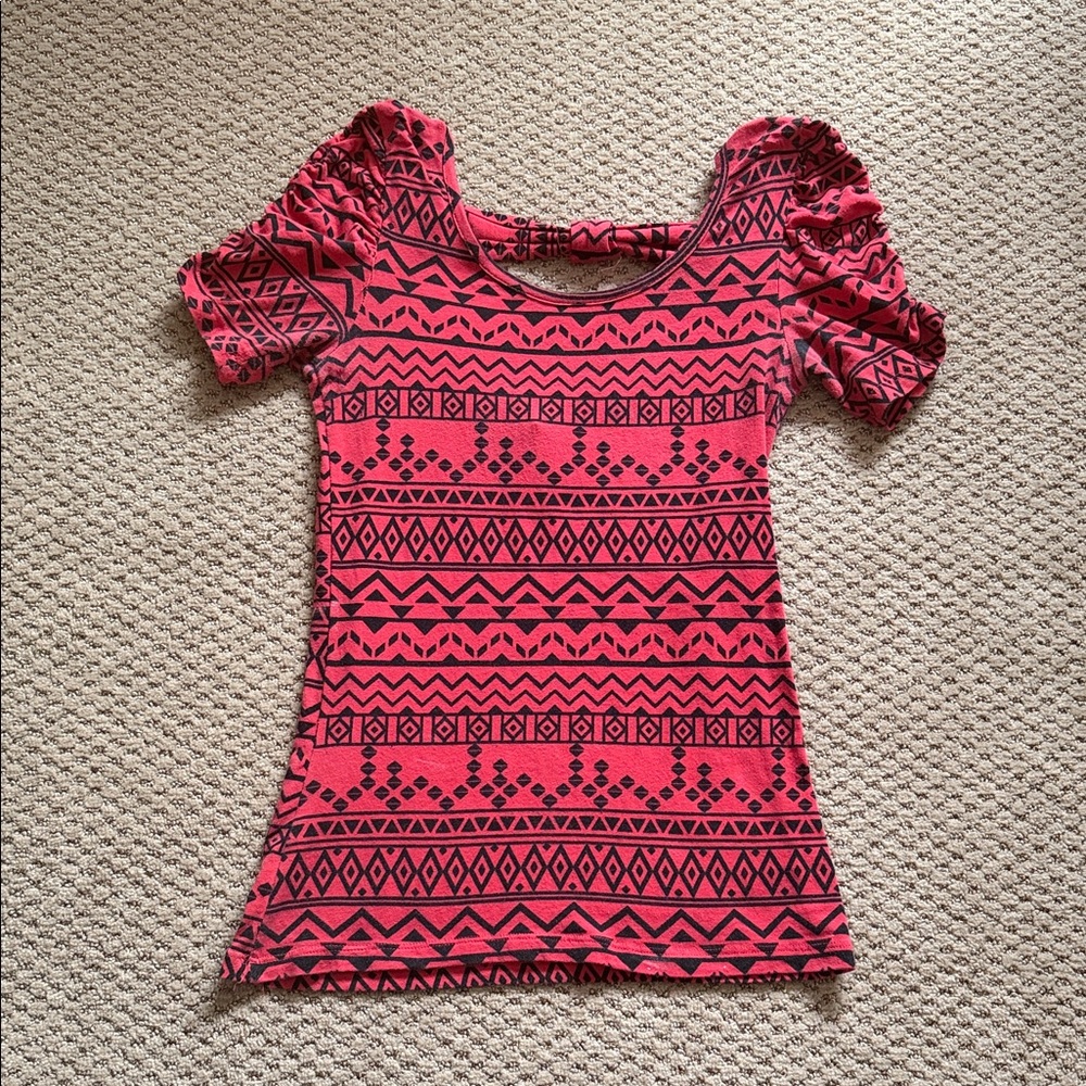 ‼️ Wet Seal Tribal Print Pink Top ‼️